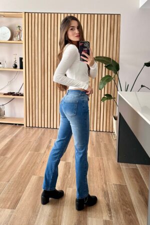 Jeans Mujer Rectos Tiro Medio Azul Claro